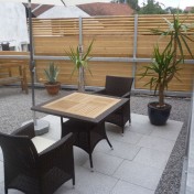 01+31 Hs. 17 Terrasse mit Möbel fertig (10)